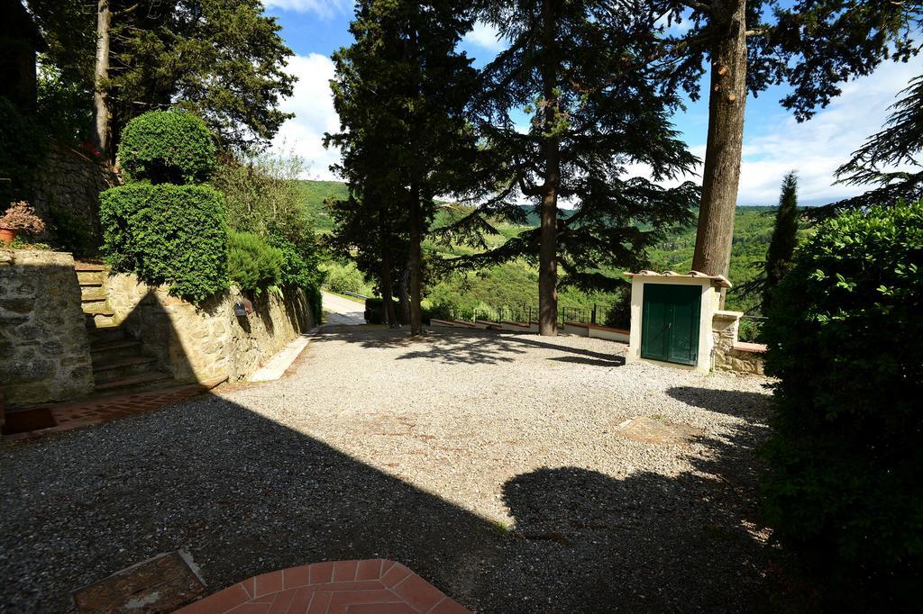 Castellinuzza Farm stay *
